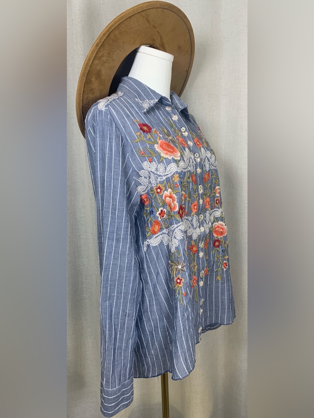 Johnny Was Workshop Embroidered Floral Stripe Button Up Tunic Shirt M Boho - Picture 3 of 5